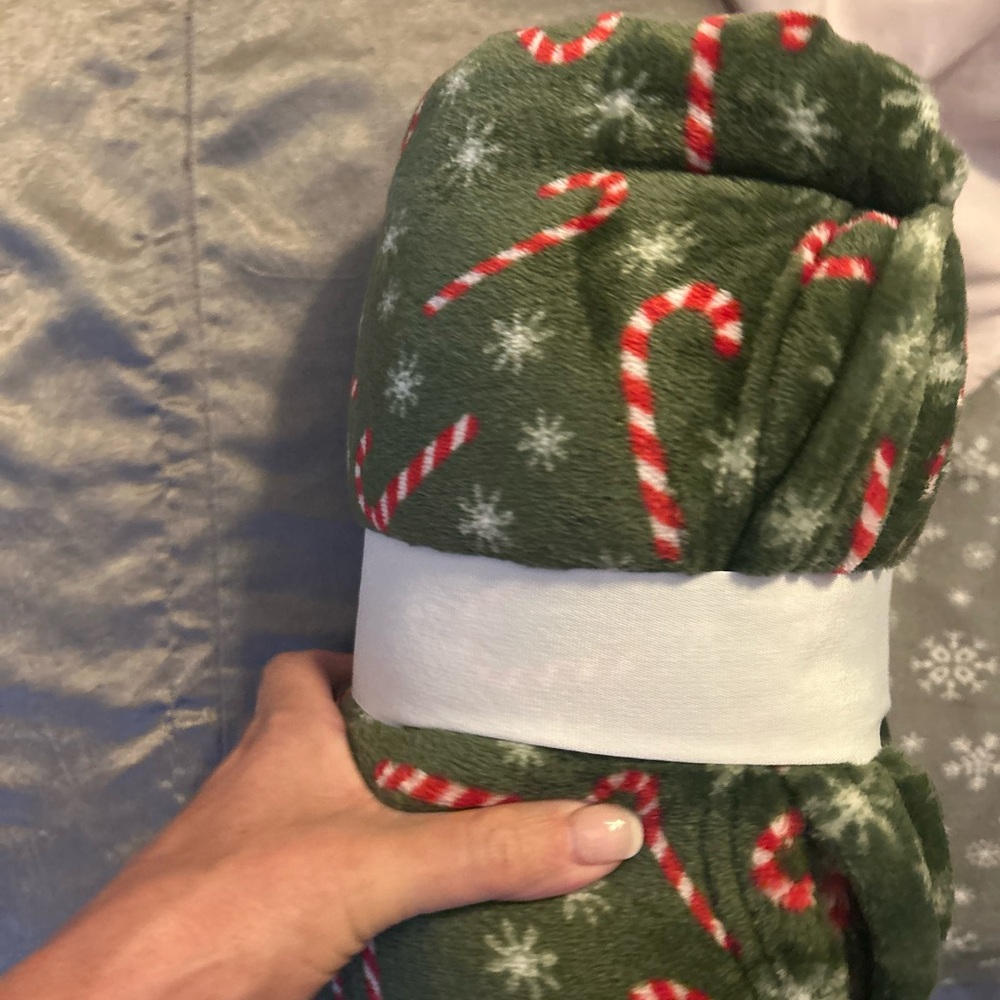 NWT Candy cane CHRISTMAS fleece blanket.